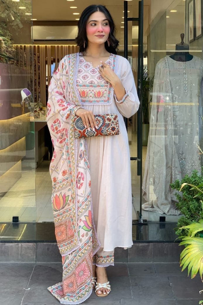 photo_6305314348091950030_y